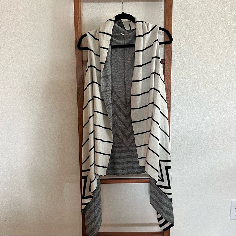 Waterfall Knit Vest Size S